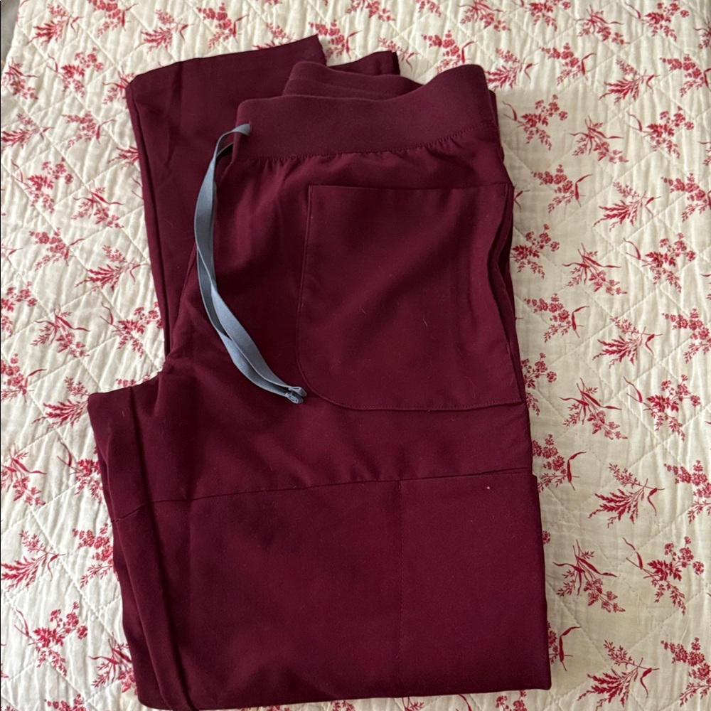 Figs Technical Collection in Burgandy
